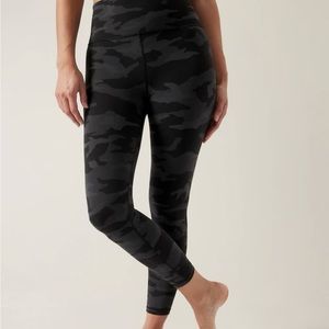 Elation Camo 7/8 Tight Athleta Small